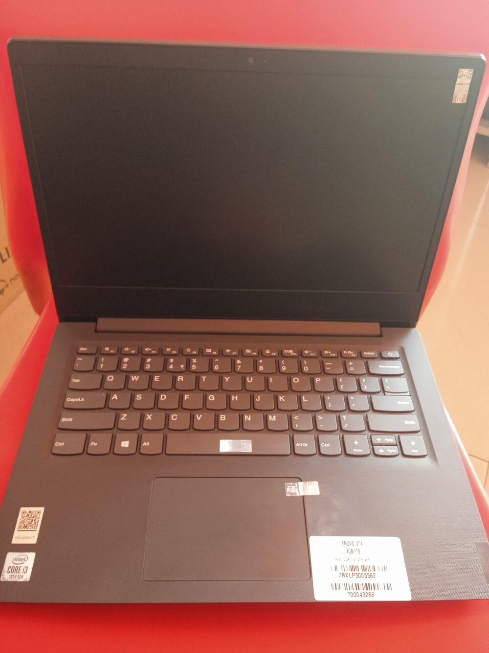 LENOVO V 14